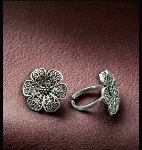 Floral Oxidised Silver plated Daily Wear Toe Ring